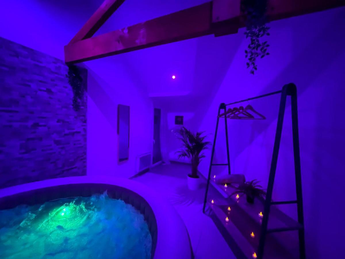 شقة Un Cocon Pour 2 Ou 4 - Merignac -Jacuzzi - Netflix - Tram A المظهر الخارجي الصورة