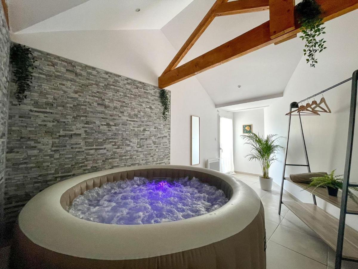 شقة Un Cocon Pour 2 Ou 4 - Merignac -Jacuzzi - Netflix - Tram A المظهر الخارجي الصورة
